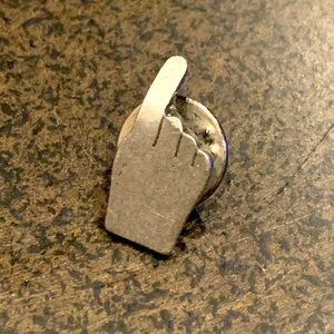 🎁‼️ Pointer ☝🏼 Hand Pin